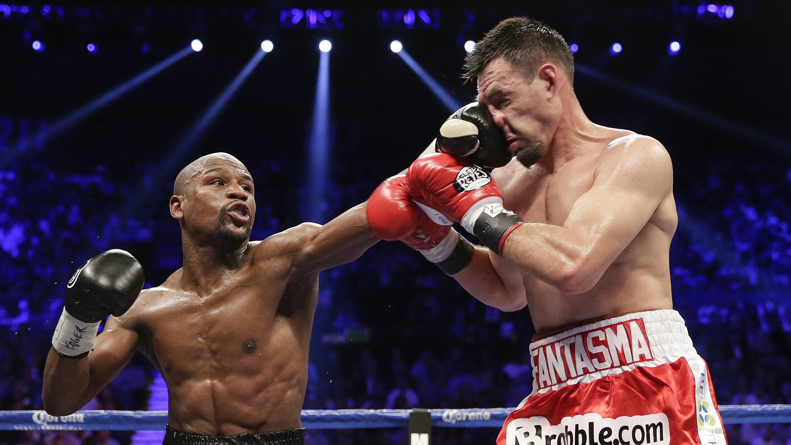 世界杯淘汰赛对阵表公布 东道主止步小组赛难掩遗憾